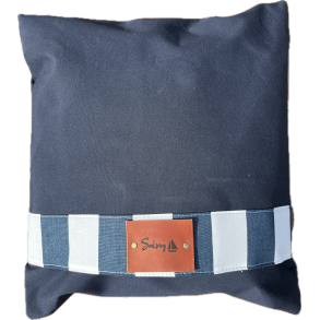 Udendrs Pude 50 x 50 mrk marinebl, syet i vejrbestandig kalechestof