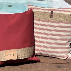 Udendrs Pude 50 x 50 Rd, syet i vejrbestandig kalechestof